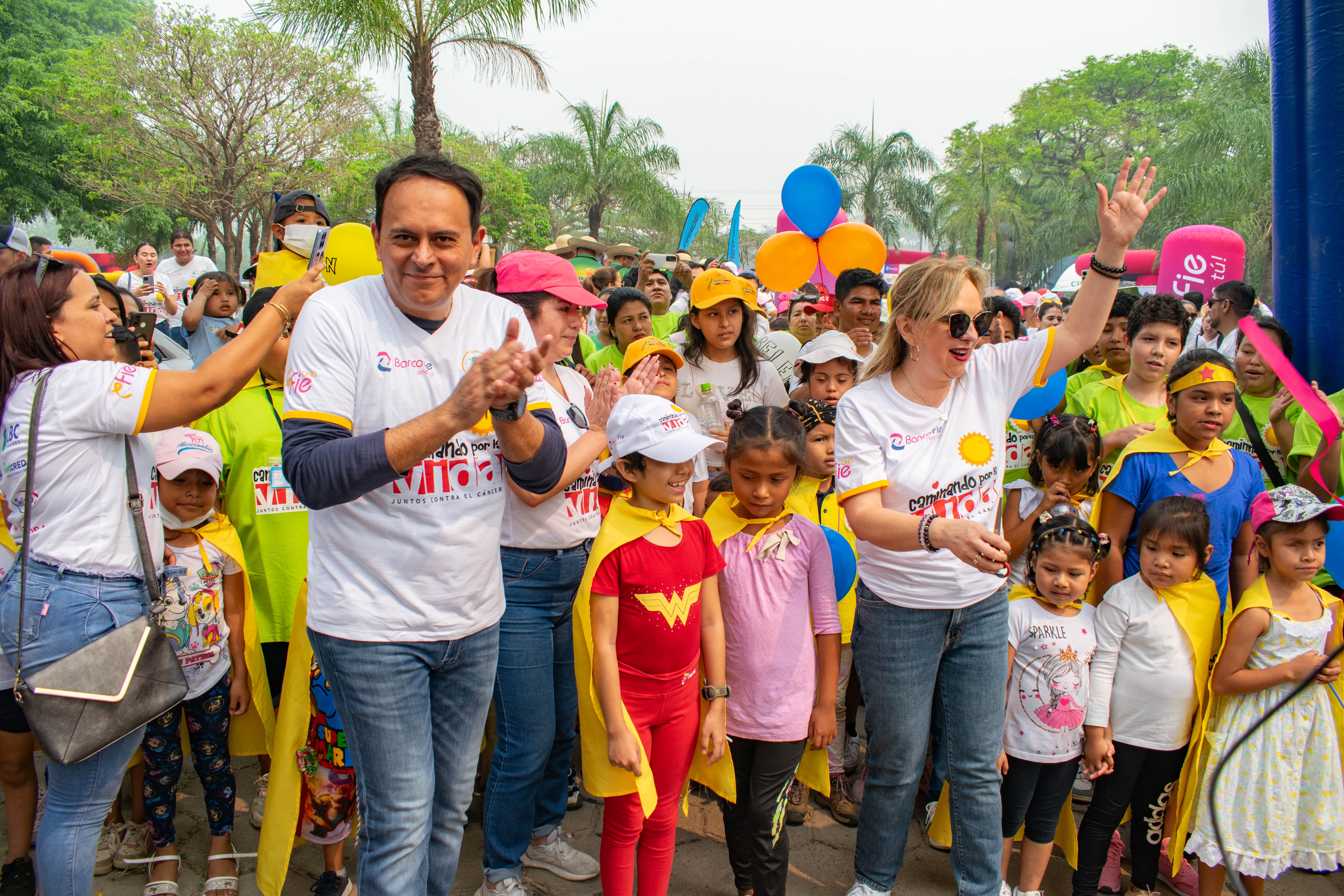Una muestra de compromiso y solidaridad Campaña:“Caminando por la Vida” a favor de niñas y niños con cáncer congregó a más de 2.500 personas en Santa Cruz